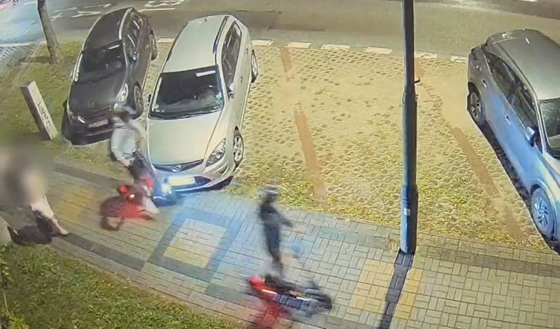 Pod okiem kamery uszkodził hulajnogą zaparkowanego Hyundaia i odjechał. Policja szuka sprawcy z nagrania Zdjęcie główne wpisu