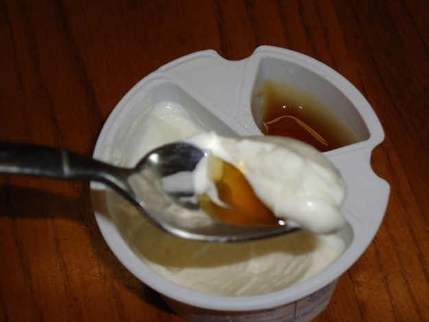 Dzielone kubki jogurtu