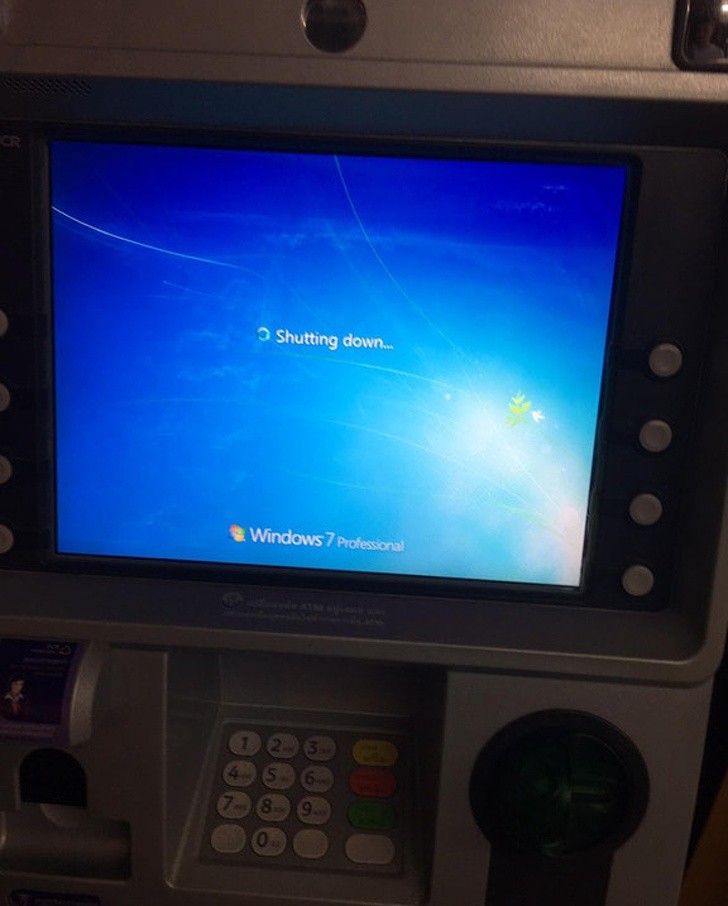 Karta została w bankomacie