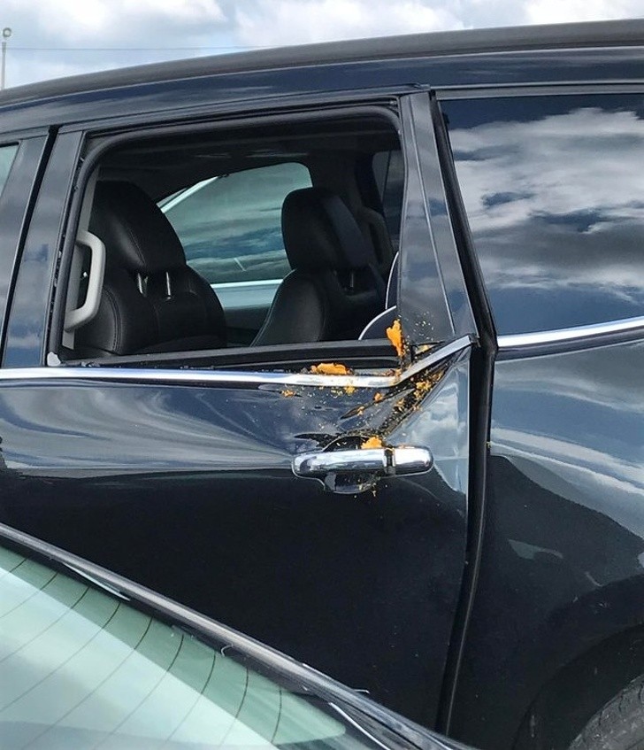 Moje auto zostało uderzone dynią