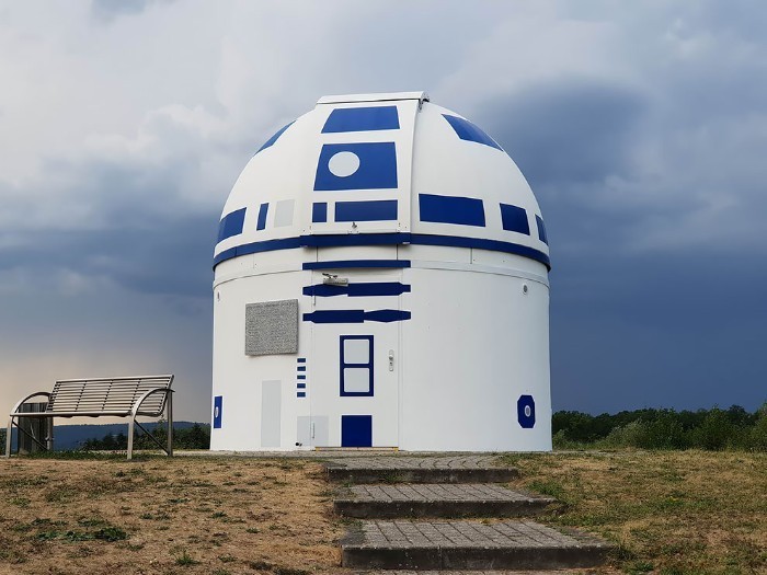 Niemiecki profesor będący zapalonym fanem Gwiezdnych Wojen przemalował obserwatorium na R2D2.