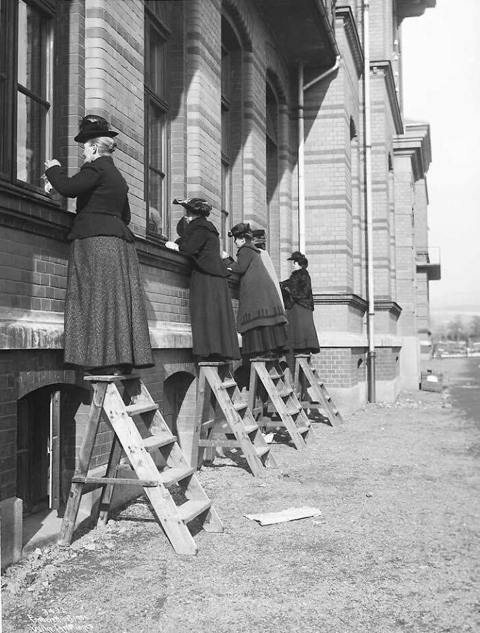 12. Odwiedziny rodzin osób przebywających na kwarantannie, szpital Ullevål, Oslo, 1905