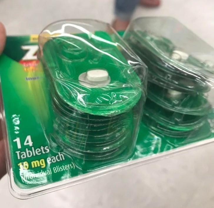 17. Każda tabletka osobno plus plastikowe opakowanie zbiorcze.
