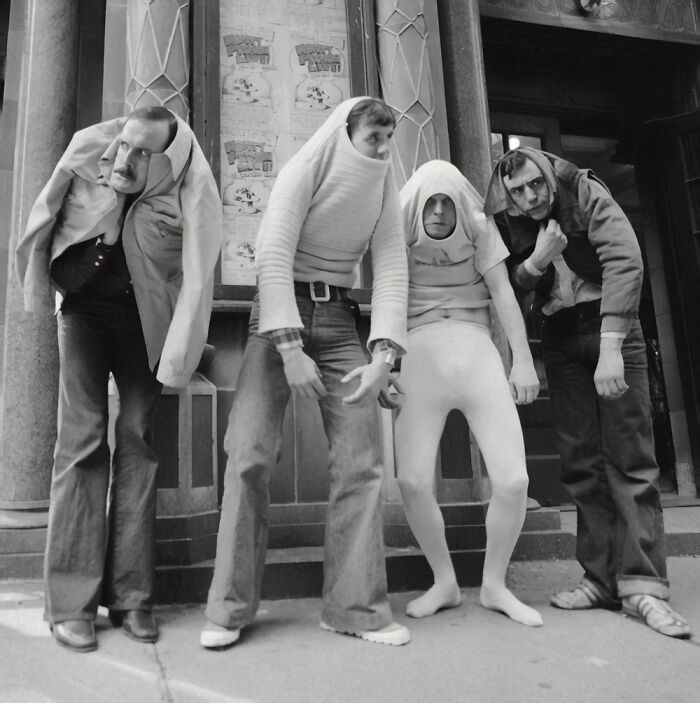 Grupa Monty Pythona, 1976