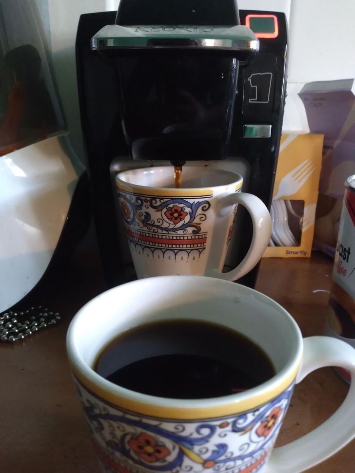 10. "Moje otcovství vstoupilo do fáze přípravy další kávy při pití kávy."