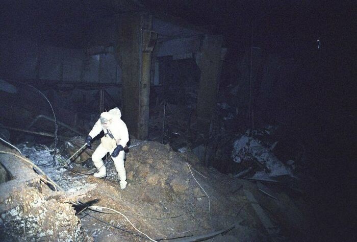 Osamělý vědec sestupující do radioaktivní temnoty Černobylu, 1986