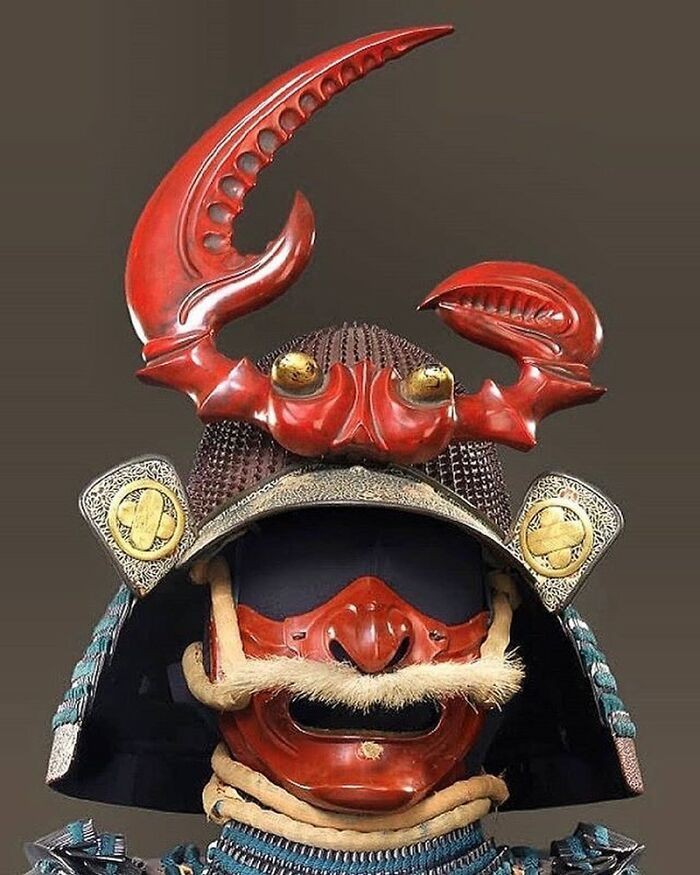 "Samurajská helma vyrobená slavným japonským zbrojířem Myochinem Nobuie, 1525"