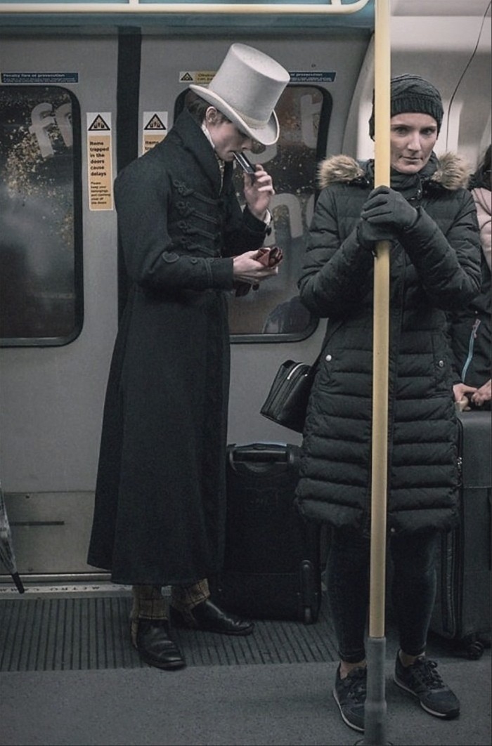 "Zwyczajny dzień w londyńskim metrze"