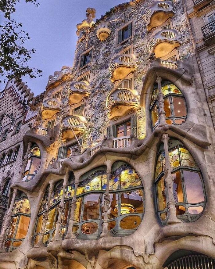 15. Casa Batlo, Barcelona, Hiszpania