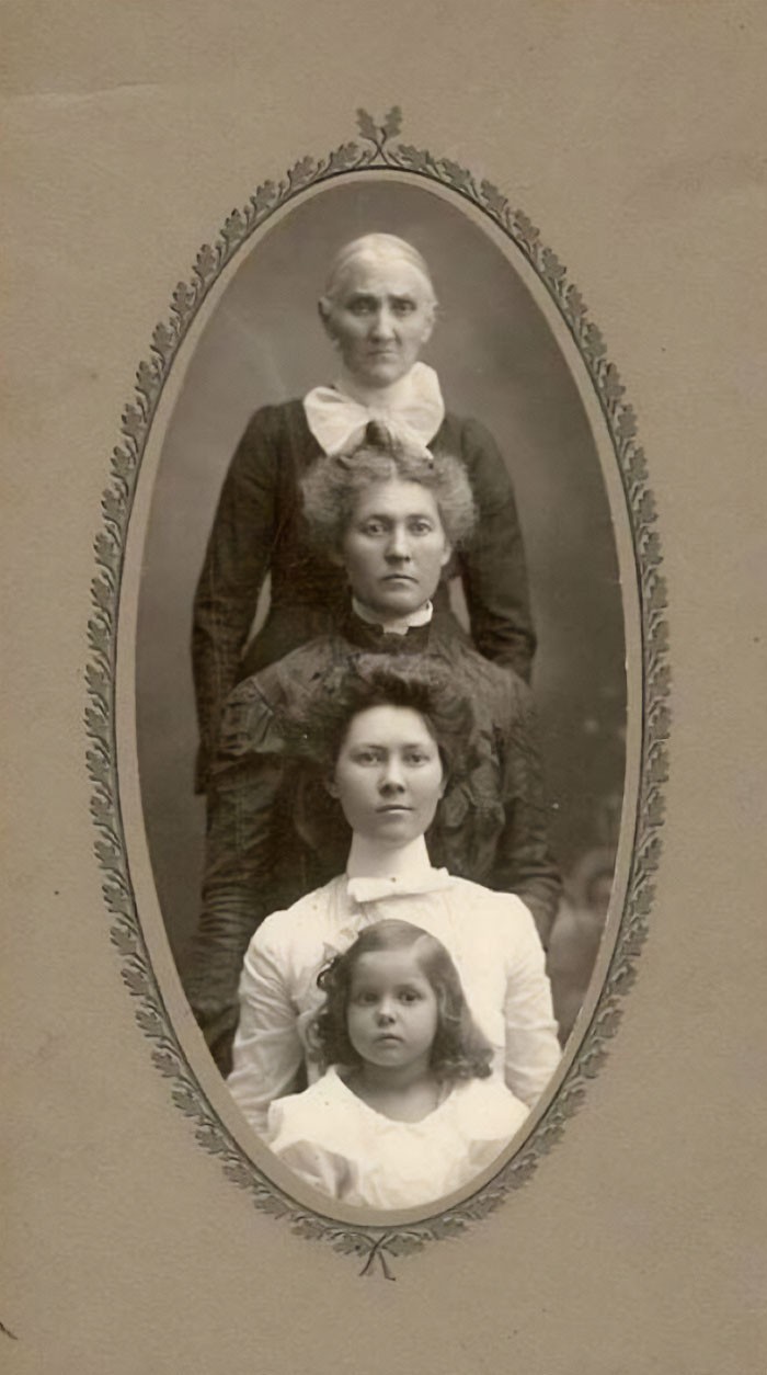 11. Cztery pokolenia na jednym zdjęciu, 1905