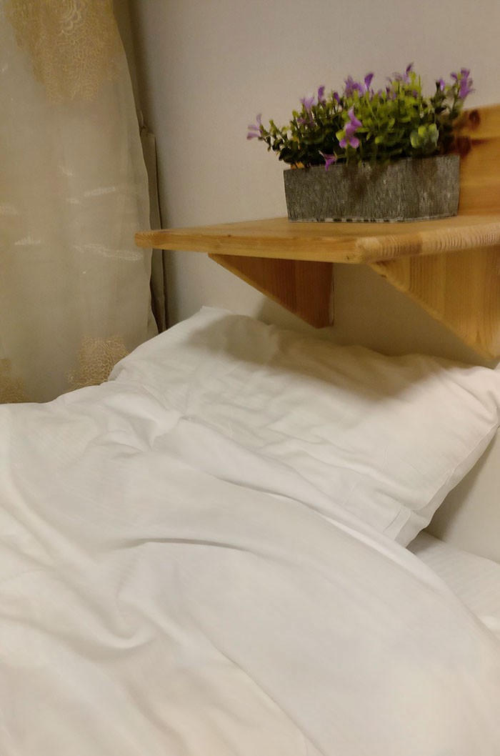 "Łóżko w moim pokoju hotelowym"