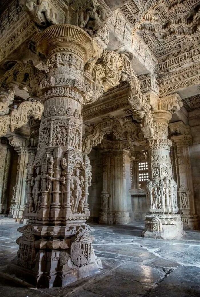 "Świątynia Sahasra Bahu, Indie"