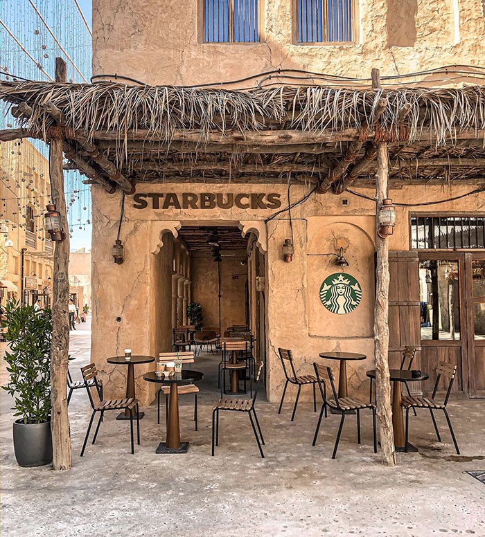 "Starbucks w Dubaju"