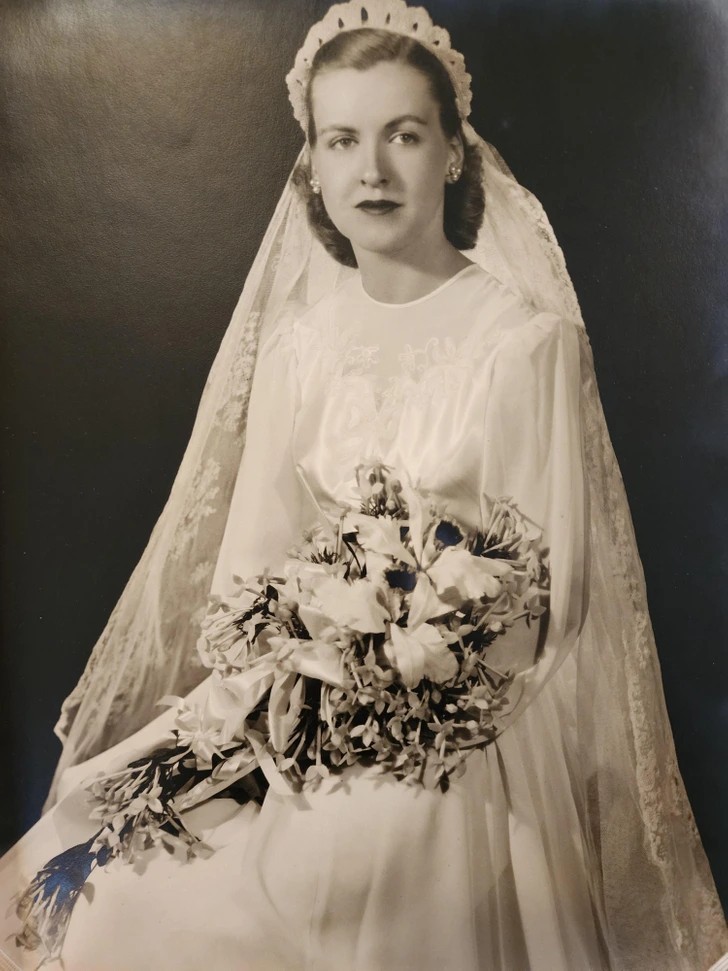 "Moja babcia w dniu ślubu, 1946"