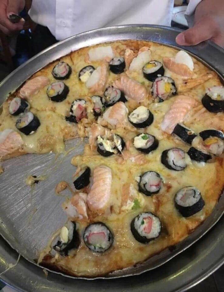 Kiedy kochasz pizzę i sushi.
