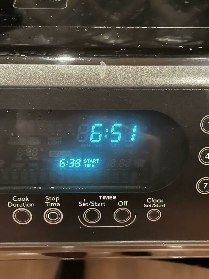 "Mój piekarnik pokazuje dokładną godzinę, w której rozpoczęło się pieczenie, na wypadek gdybyś zapomniał nastawić timer."