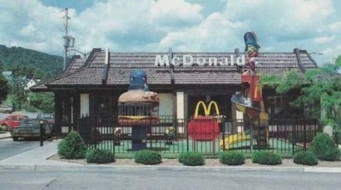 Kto pamięta czasy gdy plac zabaw McDonald's wyglądał tak: