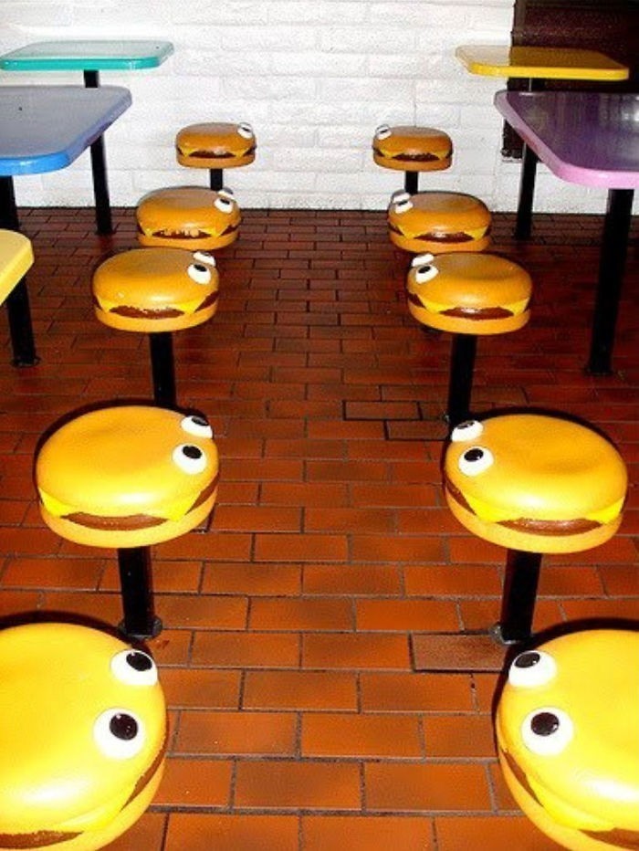 Siedzenia w kształcie burgerów