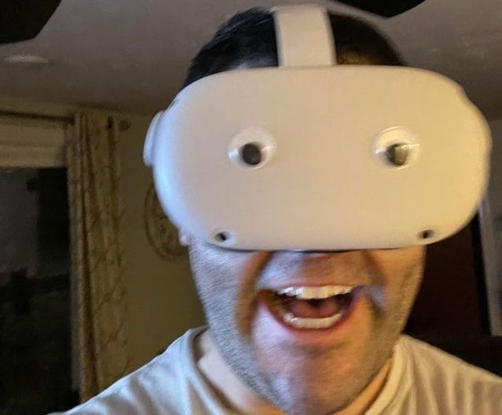 "Nakleiłem oczy na mój zestaw VR."