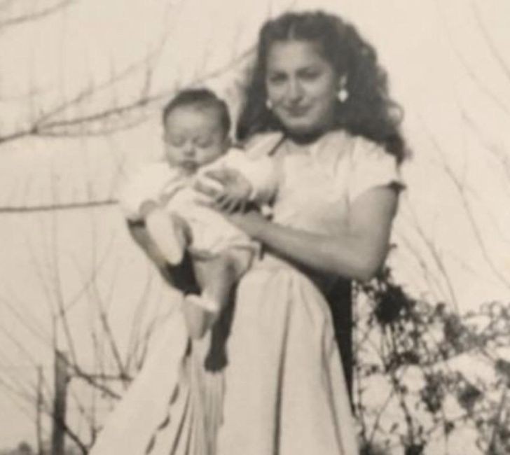 „Moja mama w 1952 roku. Już w wieku 16 lat była tak stylowa.”