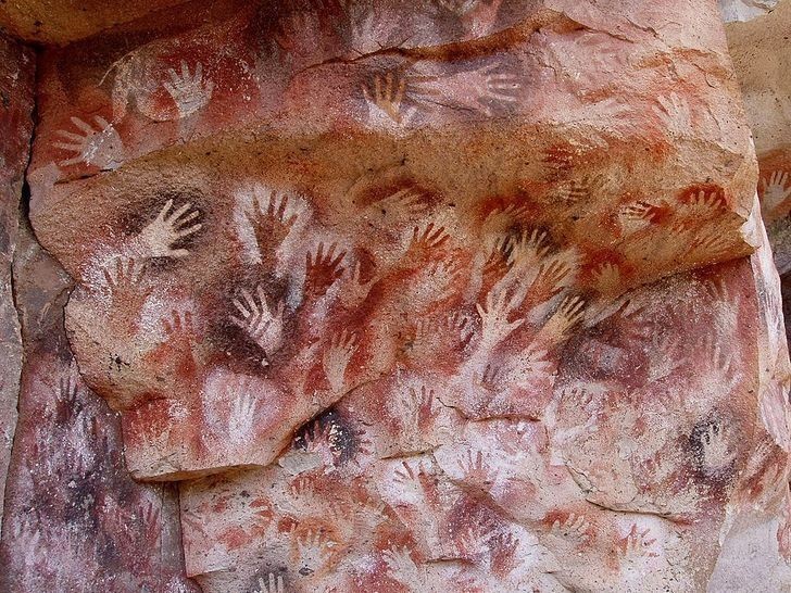 Malowidło na ścianie jaskini, którego wiek szacuje się na 13 tysięcy lat