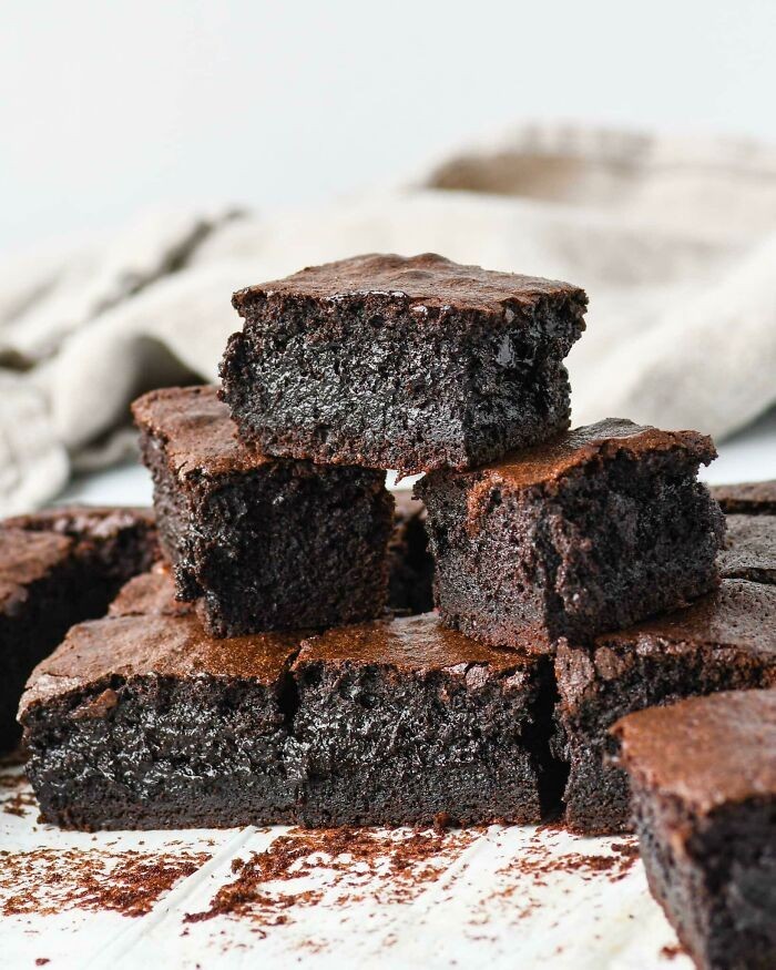 "Grube kakaowe brownie"