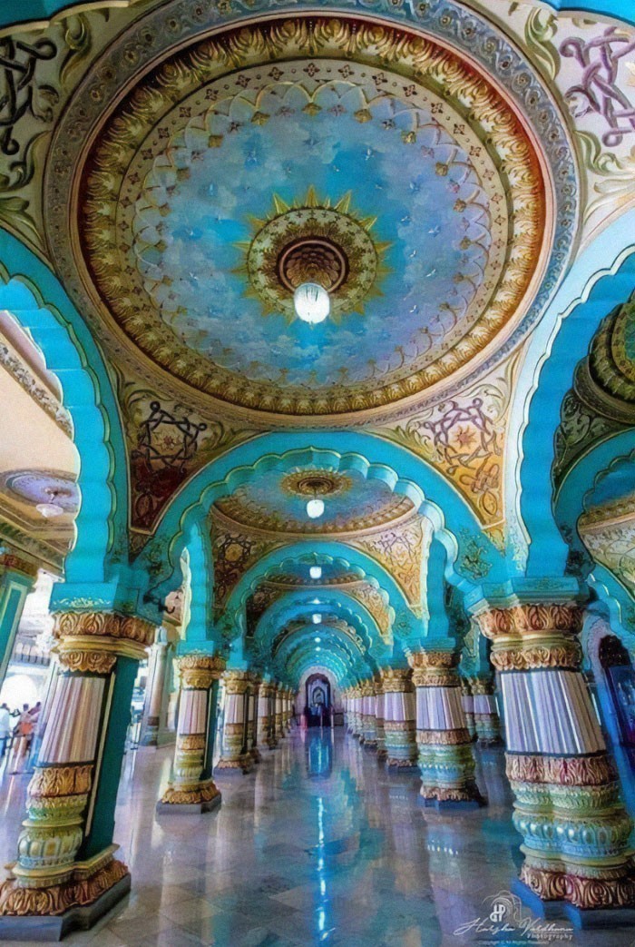 Wnętrze pałacu Mysore w Indiach