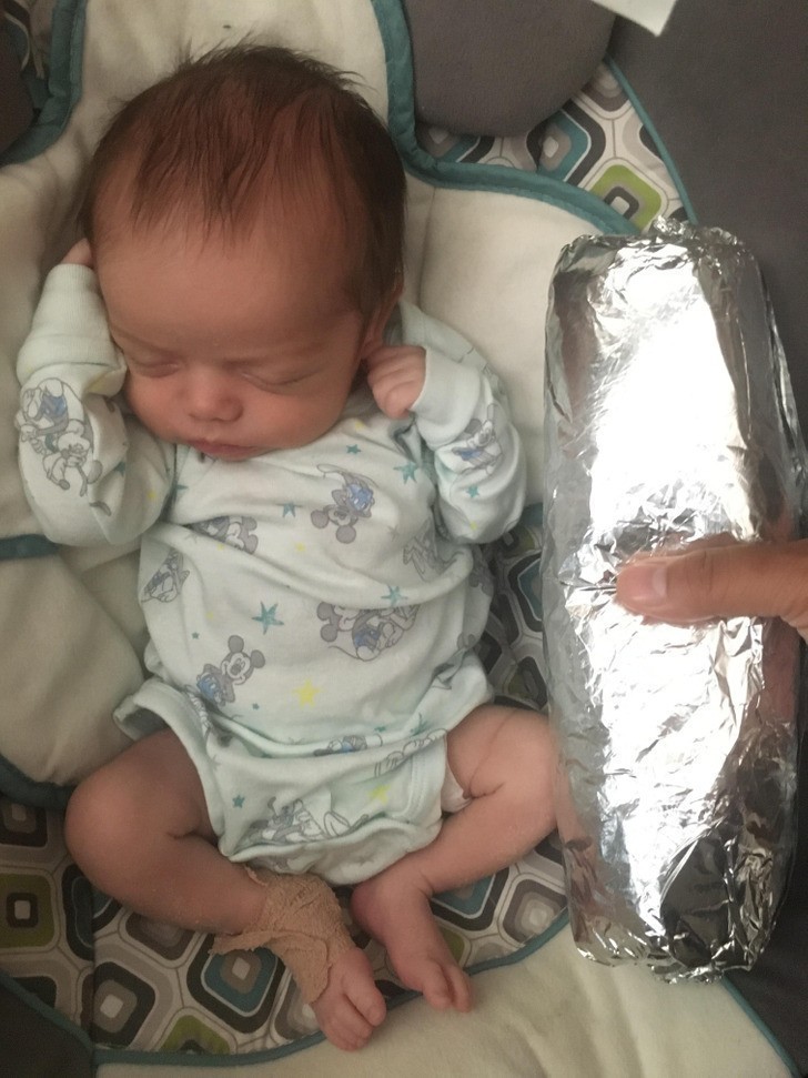 "Mój 2-tygodniowy syn vs moje burrito"