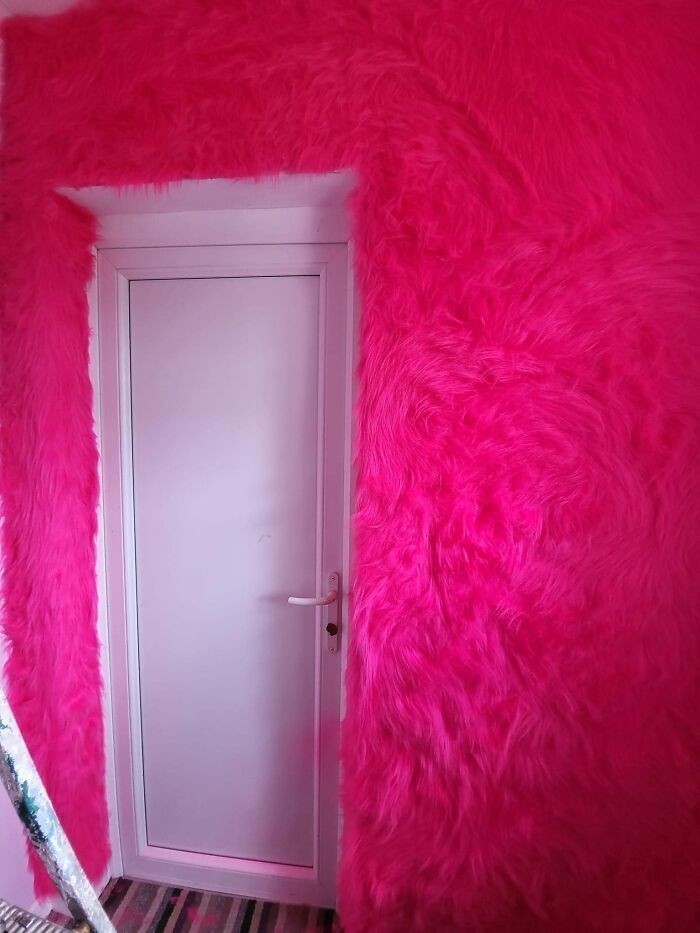 "To czyjś salon."