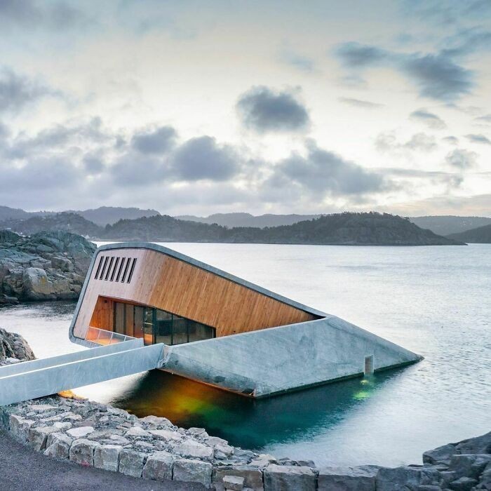 Podwodna restauracja w Norwegii
