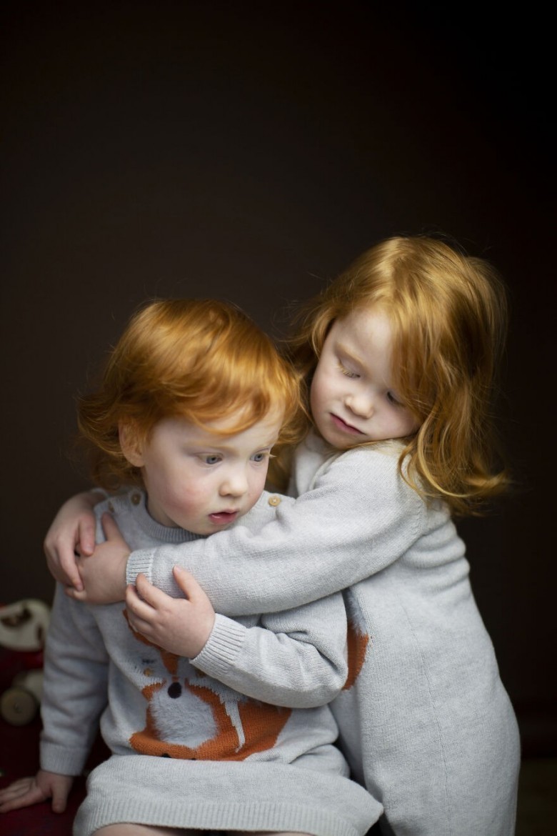 Córki fotografa, Izzy & Ada Dodds, Szkocja