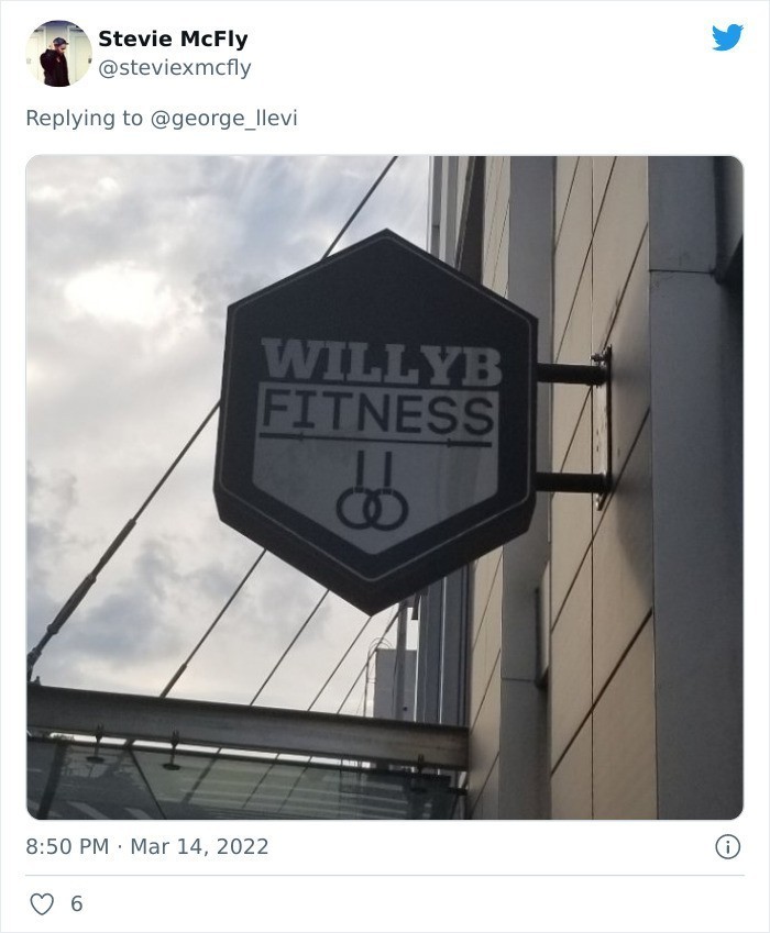 Wygląda jak dwie szubienice