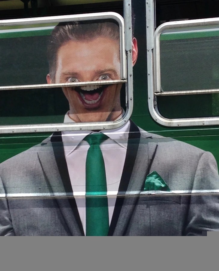 "Reklama na autobusie"