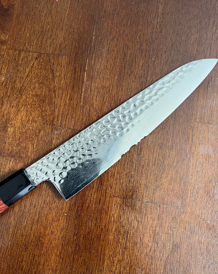 #5 Mój ręcznie robiony japoński nóż za 300 dolarów, który przywiozłem z Kioto, został użyty przez moją mamę do rąbania surowych kurzych kości