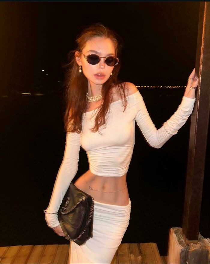 #16 To mnie naprawdę smuci, ona jest taka ładna, ale nie wiem, jak ktoś mógłby uwierzyć, że to jest prawdziwe.