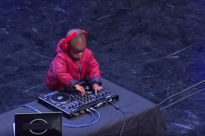 3 letni Dj podbija serca publiczności w światowym Mam Talent! Dzieciak ma poczucie rytmu! 