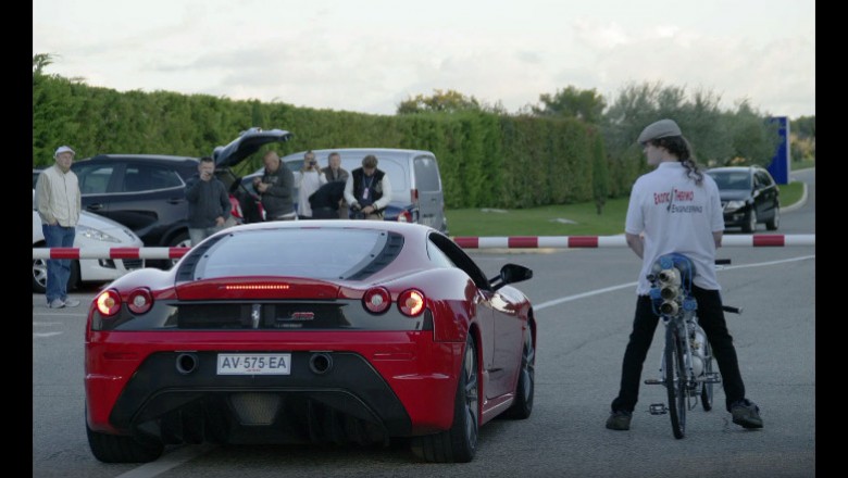 333 km/h na rowerze! Nawet Ferrari nie ma najmniejszych szans!