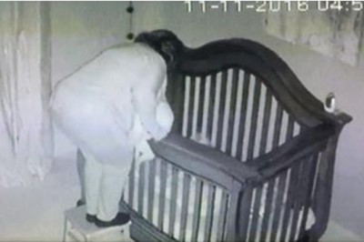 Babcia chce ułożyć wnuczka spać! Po 10 sekundach mama krzyczy przerażona i wybucha śmiechem!