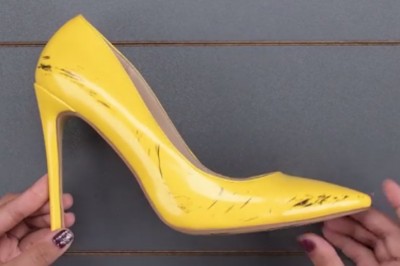 Była przekonana, że te buty nadają się już tylko na śmietnik! Ta prosta metoda uratowała ulubione szpilki! 