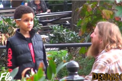 Dziecko z papierosem w ustach poprosiło o ognia! Zobacz zaskakujące reakcję dorosłych! 