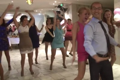 Dziewczyna dała czadu! Typowe rosyjskie wesele i piękna blondynka w bardzo nietypowym tańcu!