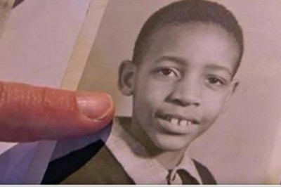 Gdy był małym chłopcem ojciec zaatakował go młotkiem! Gdy spojrzał na rękę myślał, że to koniec marzeń! 