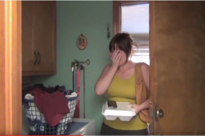 Gdy opłakiwała śmierć swojego ukochanego psa, jej facet zaskoczył ją idealnym prezentem! 