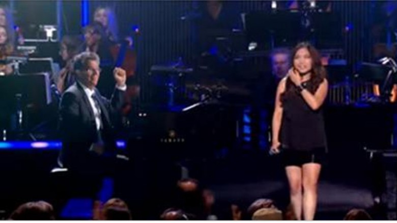 Gdy zaczęła śpiewać, nawet pianista był zaskoczony i zaczął klaskać! Jej głos to prawdziwy skarb!