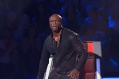 Jąkający się chłopak wyszedł na scenę i zaczął śpiewać - reakcja jurorów była niesamowita!