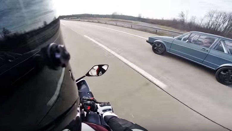 Konkretne ściganie! VW Golf Mk1 1056HP vs Yamaha R1!