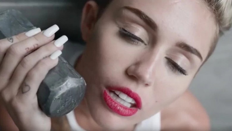 Kontrowersyjny kawałek w nowej odsłonie! Teledysk Miley Cyrus bez dźwięku odsłania nagą prawdę!