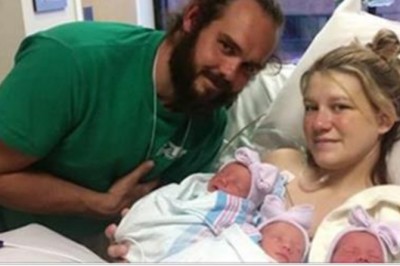 Mama i jej trojaczki pozują do zdjęcia! Lekarz patrząc na buzie dzieci odkrył coś zaskakującego!