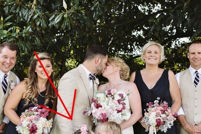 Miało być zdjęcie całującej się pary młodej ale 4 letnia dziewczynka ukradła im show! Zobacz całe zdjęcie! 