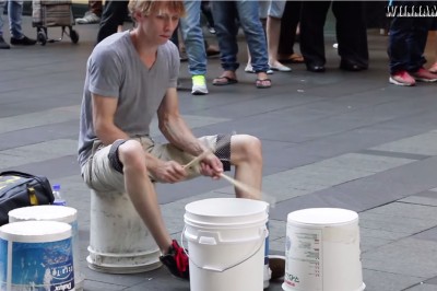 Najlepszy uliczny perkusista! Szczena opadła wszystkim przechodniom!